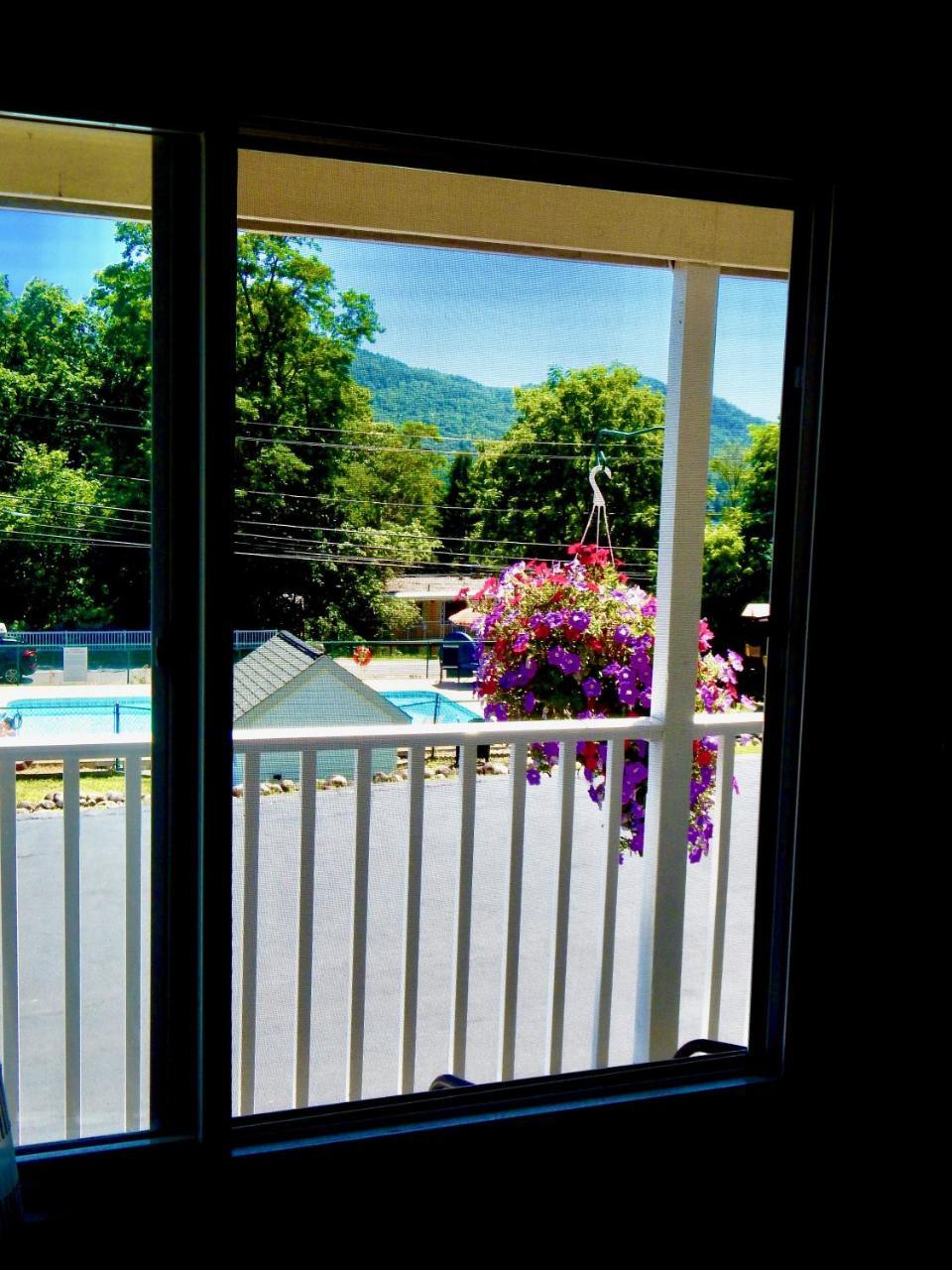 Inn On The Hill Lake George Exterior foto